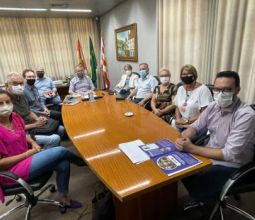 Representantes da Barão apresentam o projeto da Barão do Amanhã para o prefeito de Blumenau