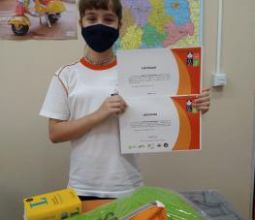 Estudantes da Barão recebem premiação do concurso de Alemão Vorlesewettbewerb